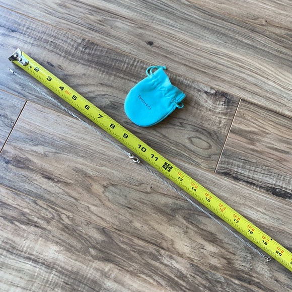 Tiffany & Co. infinity necklace - Picture 5 of 5